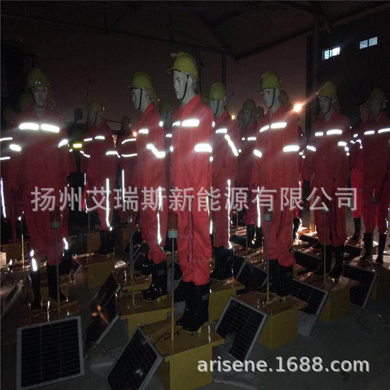 施工保通机器人仿真交通指挥员假人高速公路道路太阳能摇旗安全员