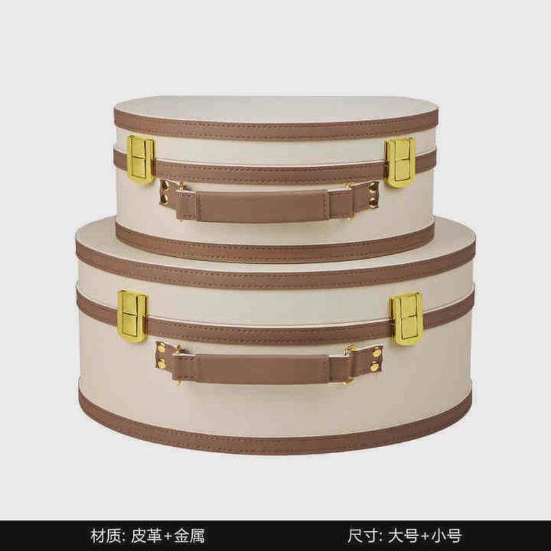 衣帽间黑边白色半圆衣柜收纳箱样板房手提皮革收纳盒软装饰品摆件