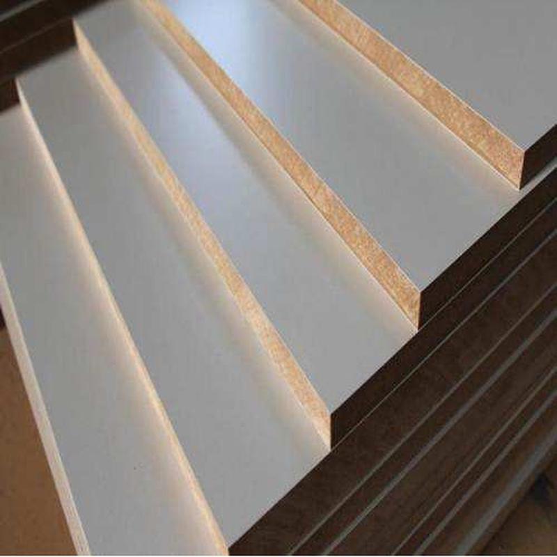 板缘直供三聚氰胺家具12-25mm2070x2800mm刨花板装饰防潮刨花板