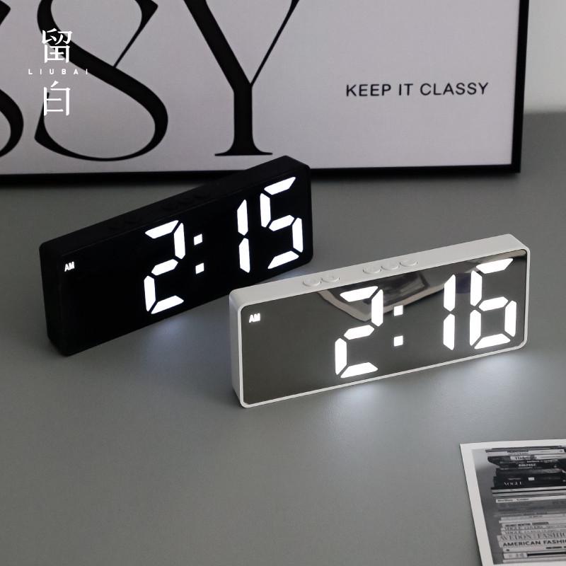 夜光镜面电子时钟摆台式数字闹表静音桌面摆件简约学生用电松之禾