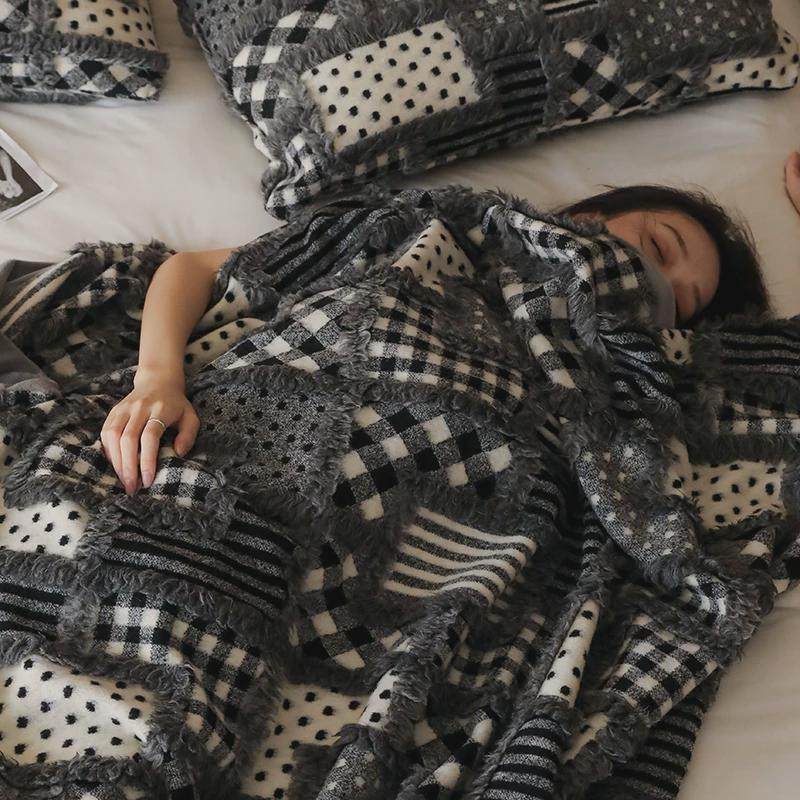 进口工艺时髦小众感高级黑白精致毛毯厚实感单人盖毯子午睡休闲,床上用品,休闲毯/毛毯/绒毯,淘宝优惠券,粉丝福利购,淘宝优惠卷