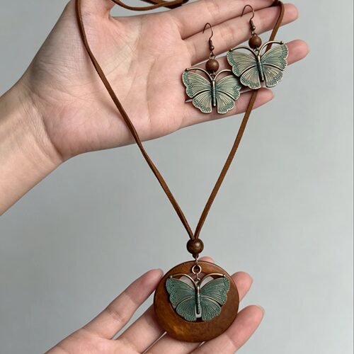 B.treasure复古做旧蝴蝶毛衣链