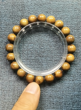 海柳手串:1.0圆珠，15.1克，编号C982。