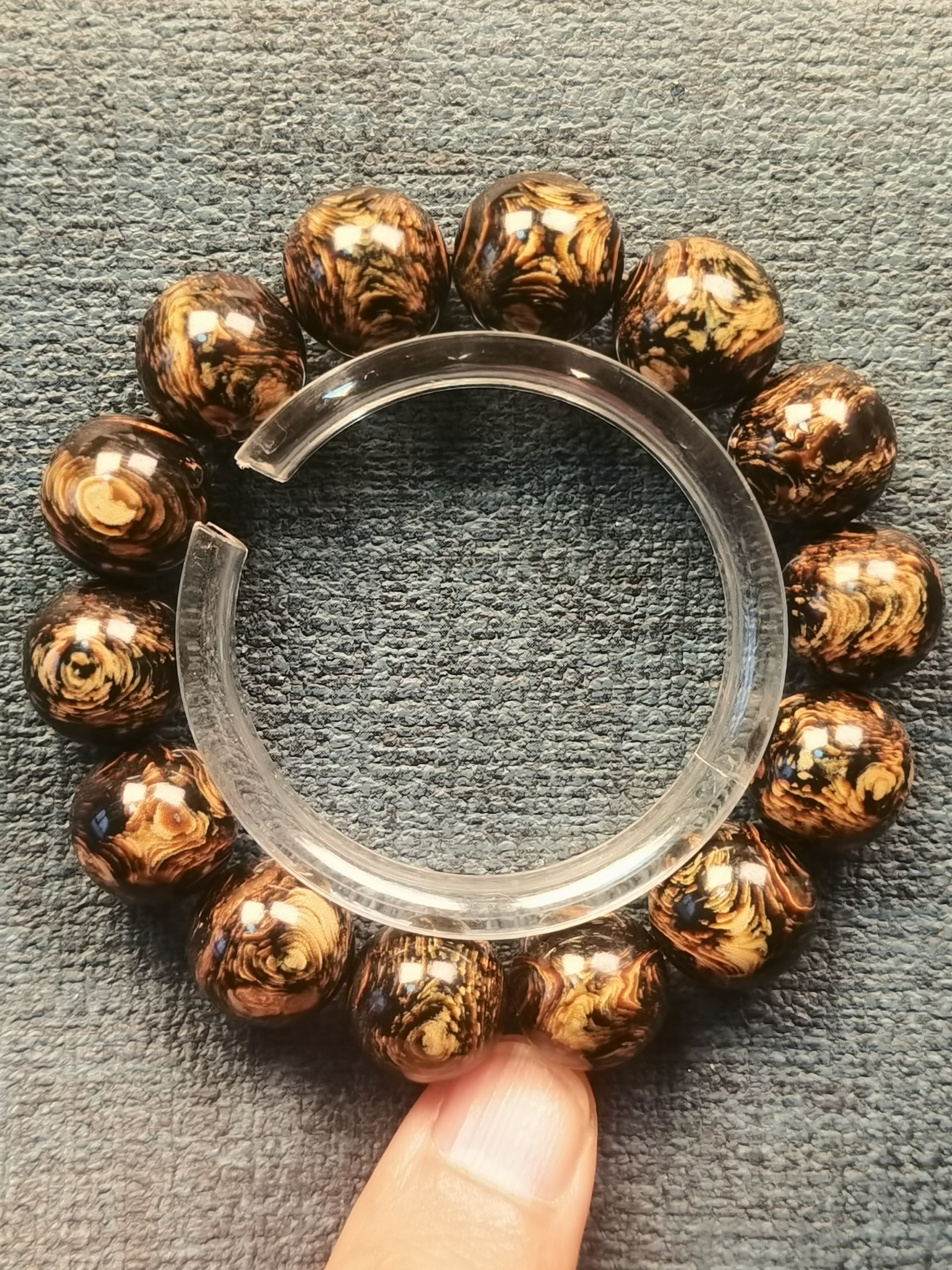 海柳手串:1.6圆珠，39.6克，编号C970。