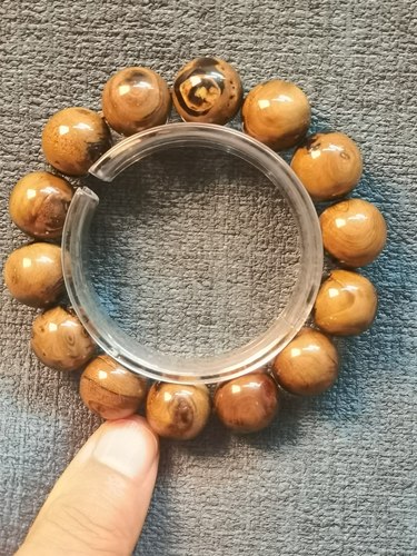 海柳手串:1.6圆珠，40.5克。编号C903。