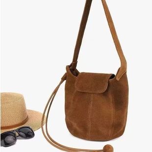 2025新款磨砂质感水桶包南瓜包女高级感小众设计单肩腋下斜挎包包