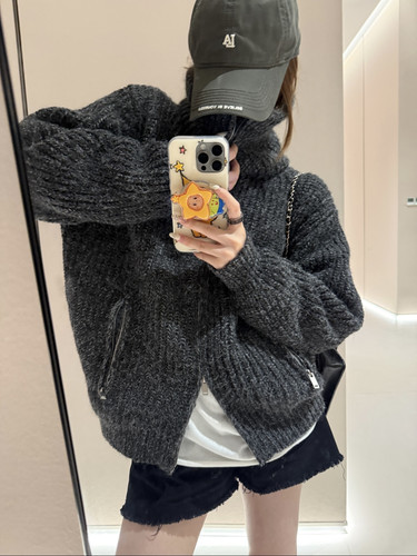 一件走老钱通勤线的羊毛高领翻领拉链毛衣外套开衫！粗针加厚