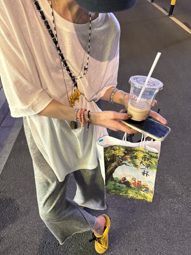 100%棉薄软宽松五分袖卷袖设计侧开衩圆领落肩显瘦纸片人T恤女