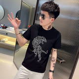 黑色