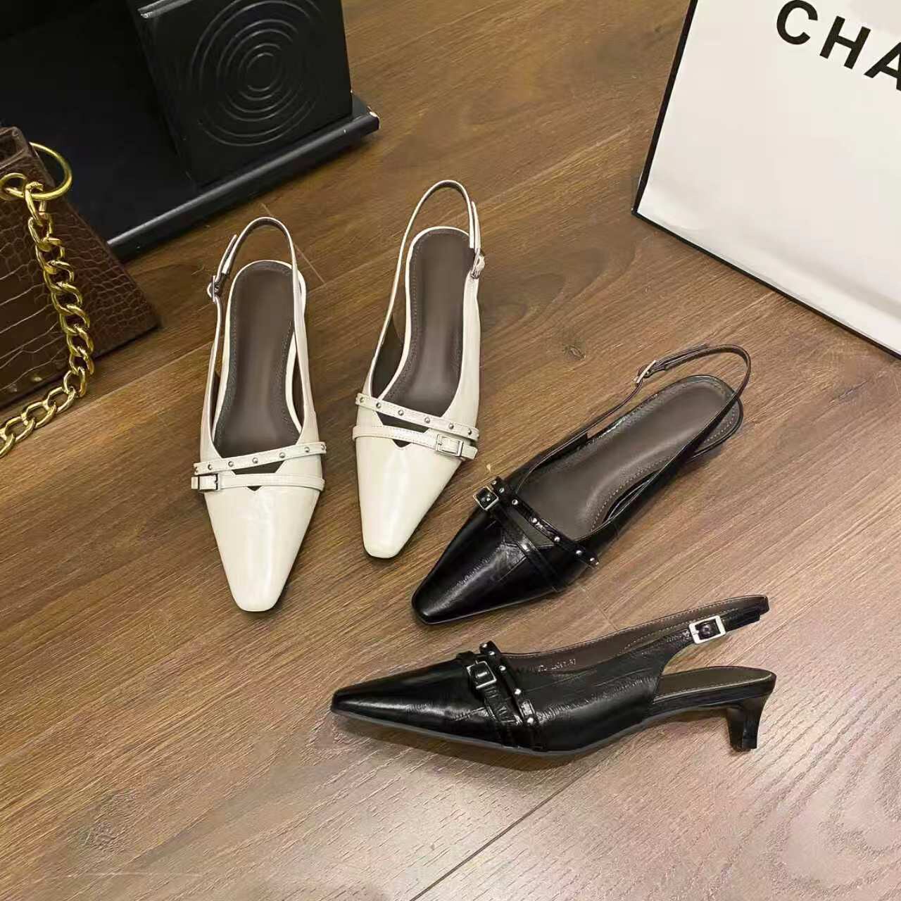 珀莱丽2026新款真皮女鞋尖头细跟浅口单鞋时尚后空软底包头凉鞋