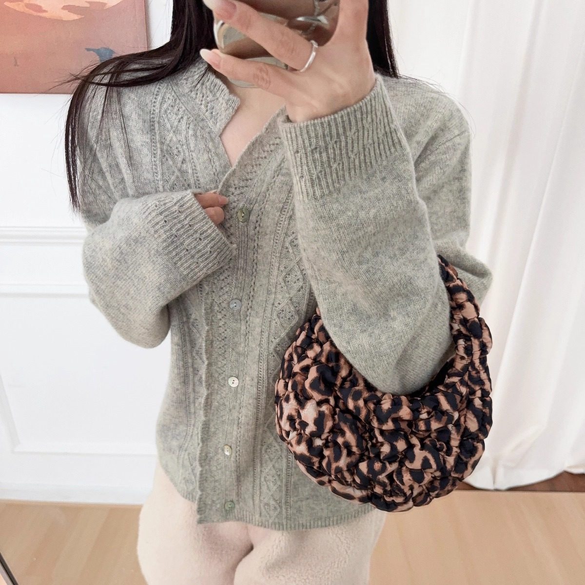 复古V领提花短款宽松上衣