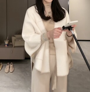 贝壳刺绣斗篷白色羊毛大衣女秋冬新款韩版绵羊毛呢双面手工短外套