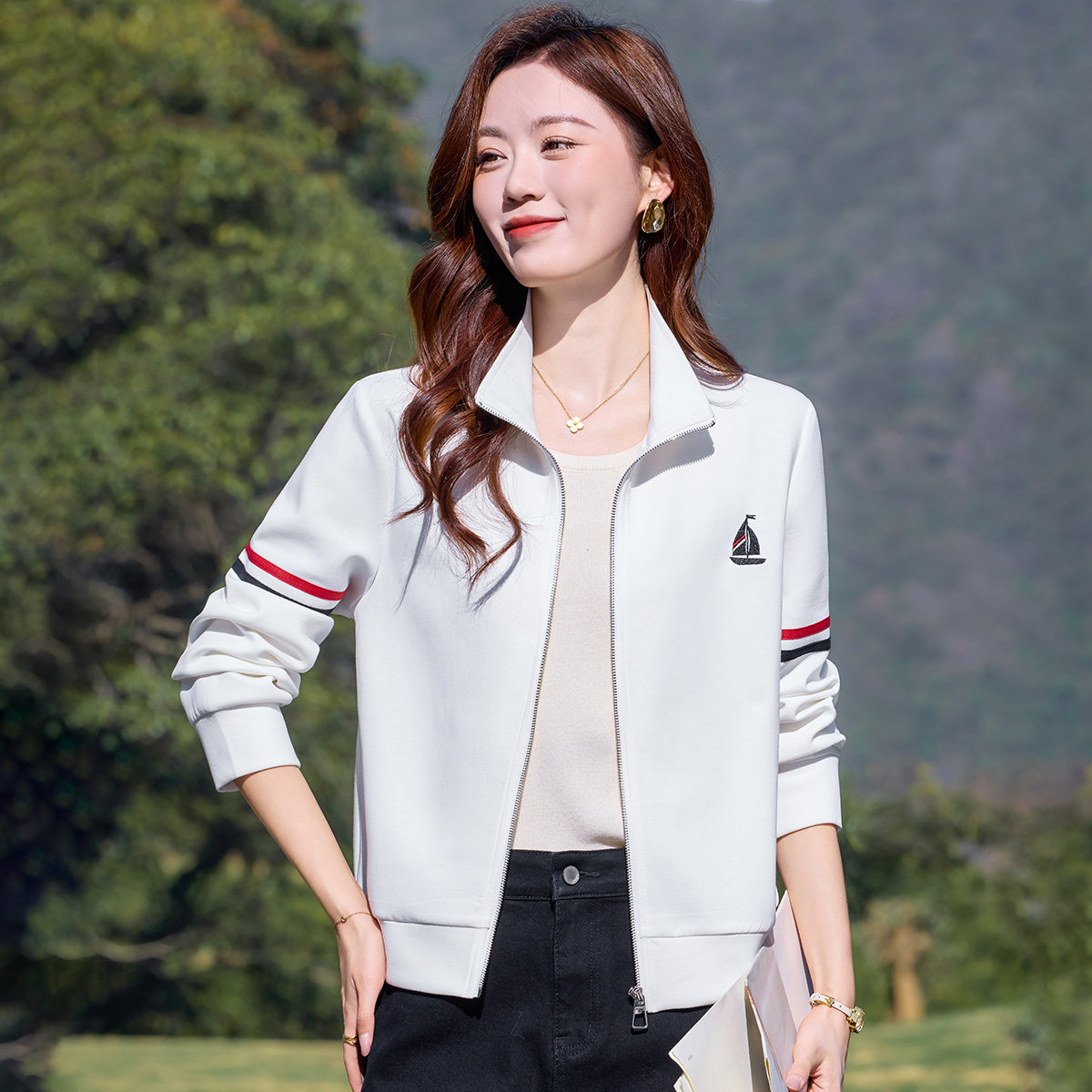 立领长袖外套2026年春季新款运动休闲卫衣时尚减龄女装拉链上衣