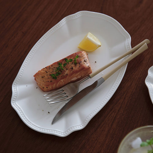 莫语  陶瓷盘子ins北欧风个性白瓷家用餐具套装菜盘碟浅底盘方形 - 封面
