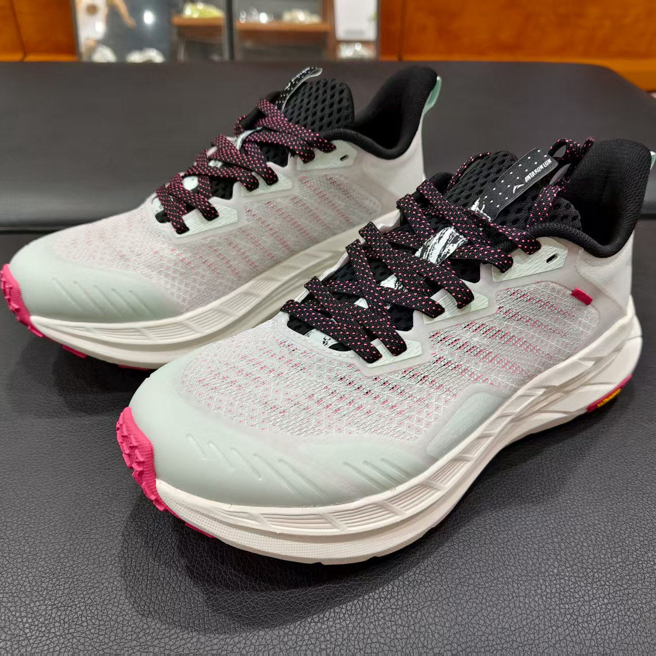 安踏昆仑丨专业户外越野跑步鞋女夏季登山徒步运动鞋子122425510