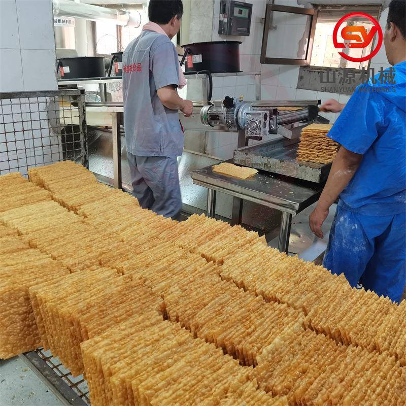 厂家生产薄脆油炸线 全自动煎饼果子油炸设备 薄脆片油炸机