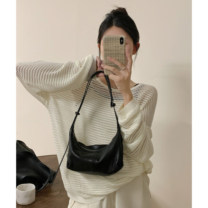 细腻羊皮饺子包女斜挎2025新款小