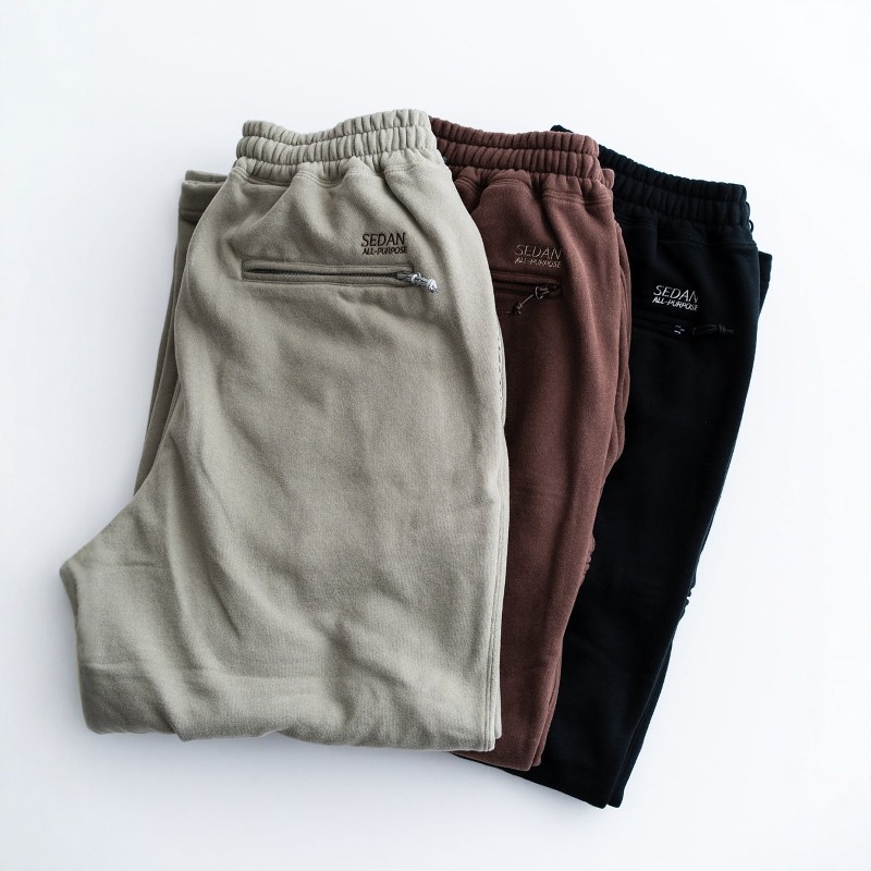 SEDAN ALL PURPOSE Logo Wide Fit Sweatpants 25AW 宽松运动卫裤