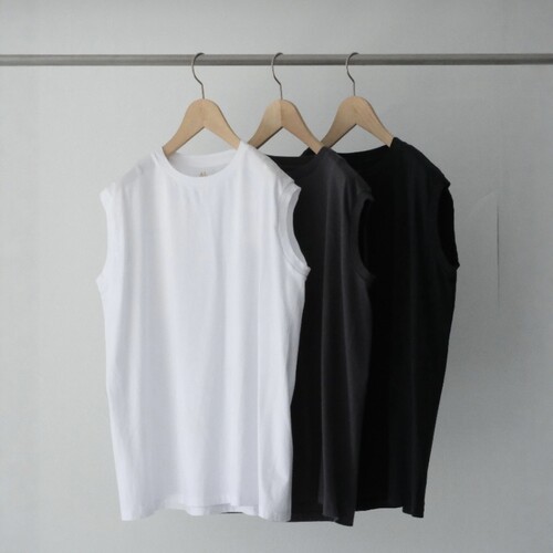 BATONER休闲纯色圆领无袖T恤