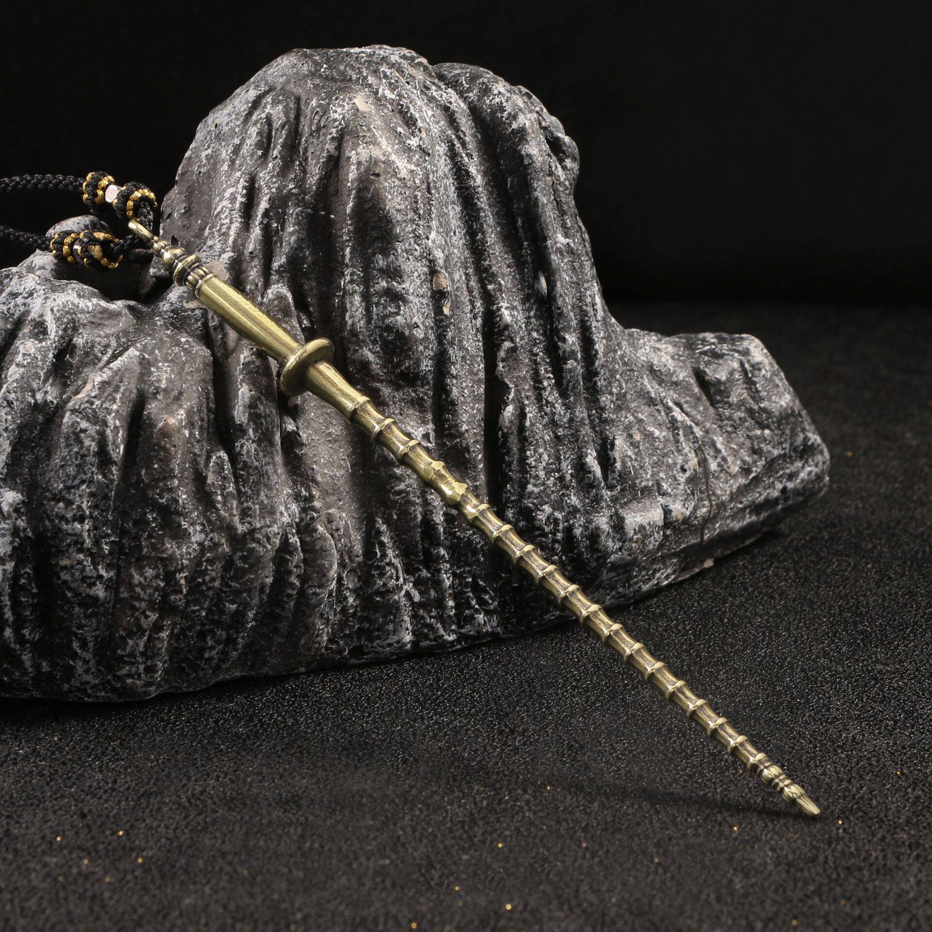 仿古代兵器长钢鞭隋唐演义尉迟恭冷兵器创意古玩摆件钥匙武器模型