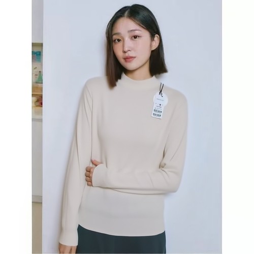 69000韩元新款半高领长袖毛衣女秋冬纯色显瘦女生打底衫针织衫女