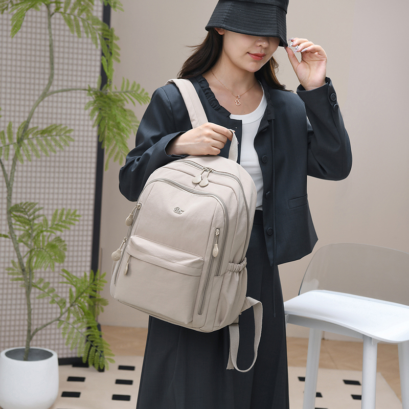 防轻泼水简约双肩背包2025年秋季