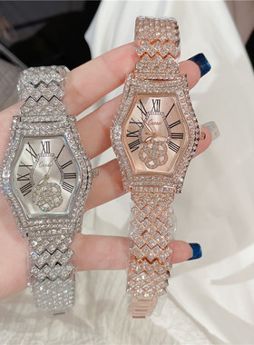 满钻手表女时尚小众轻奢高级感大表盘精致女士手表酒桶形 A246