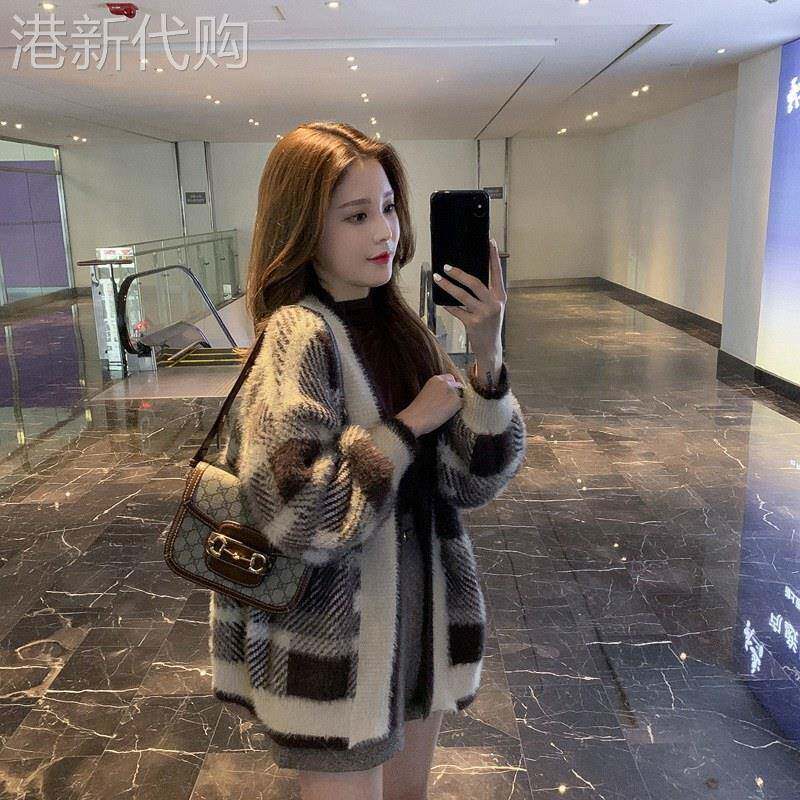 格纹针织开衫外套女秋冬欧货复古宽松加厚名媛慵懒长袖浣熊绒毛衣