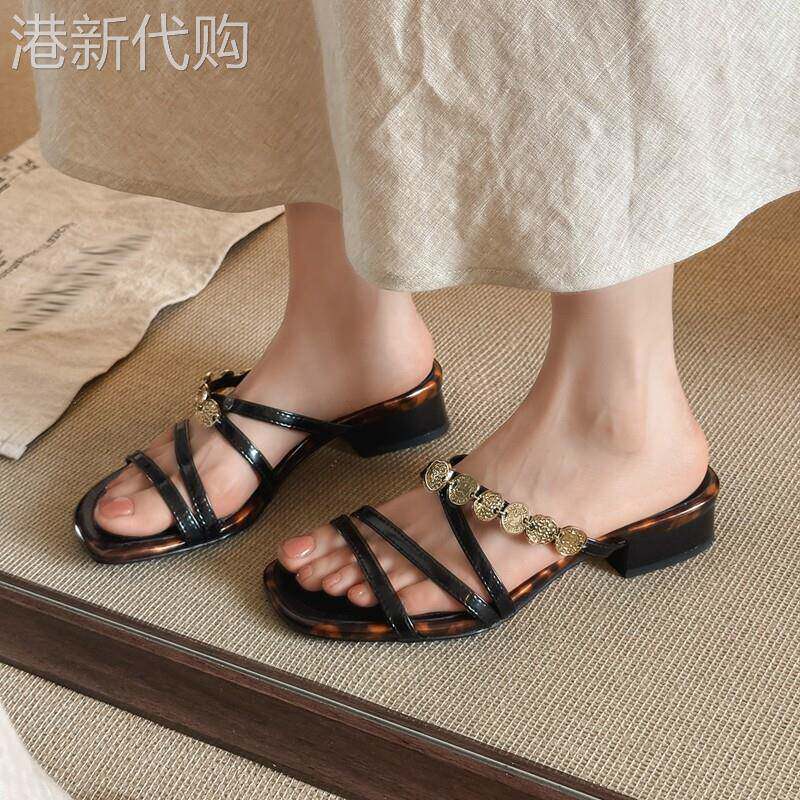 榛果摩卡~小众设计感金币一字拖外穿女夏新款百搭粗跟露趾凉拖鞋