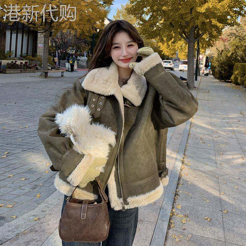复古绿色麂皮绒机车羊羔毛外套女秋冬2025高级感加厚立领皮毛一体