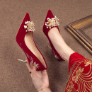 红色婚鞋女秀禾服新娘鞋中式婚礼敬酒鞋小众不累脚订婚高跟鞋细跟