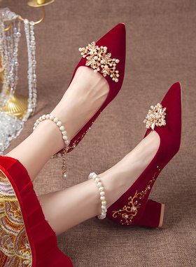 粗跟婚鞋女秀禾主婚纱两穿新款中式红色中跟不累脚孕妇可穿新娘鞋