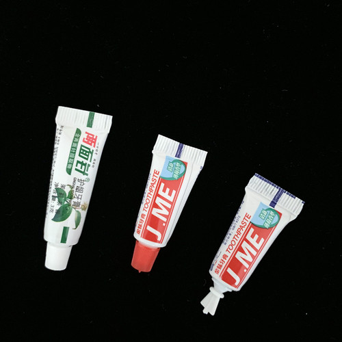 两面针倾晨一次性牙膏酒店宾馆