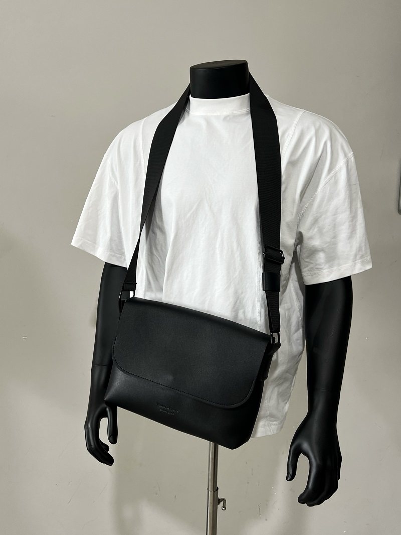 GZ 简约百搭单肩包耐磨斜挎包可调节立体平板包