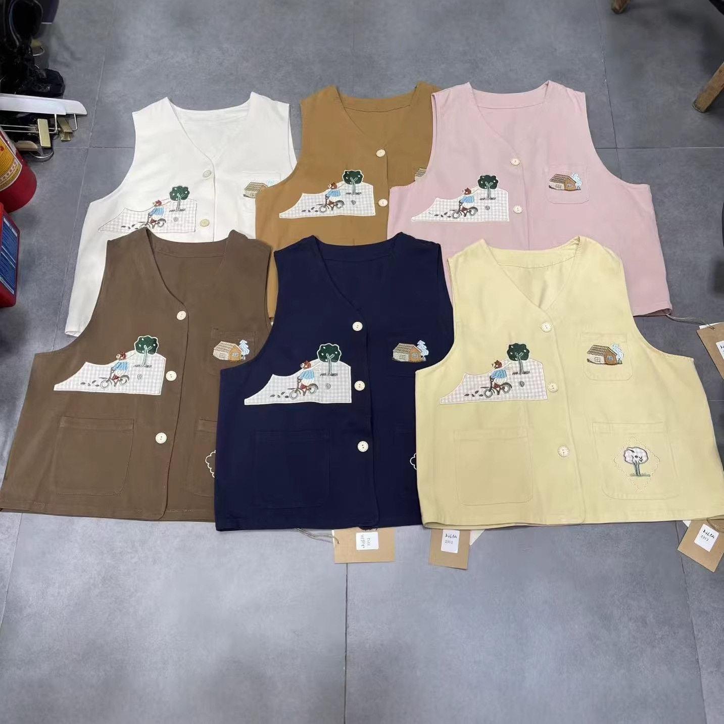 日系甜美绣花卡通慵懒风背心马甲春季新款休闲文艺校园风无袖马甲