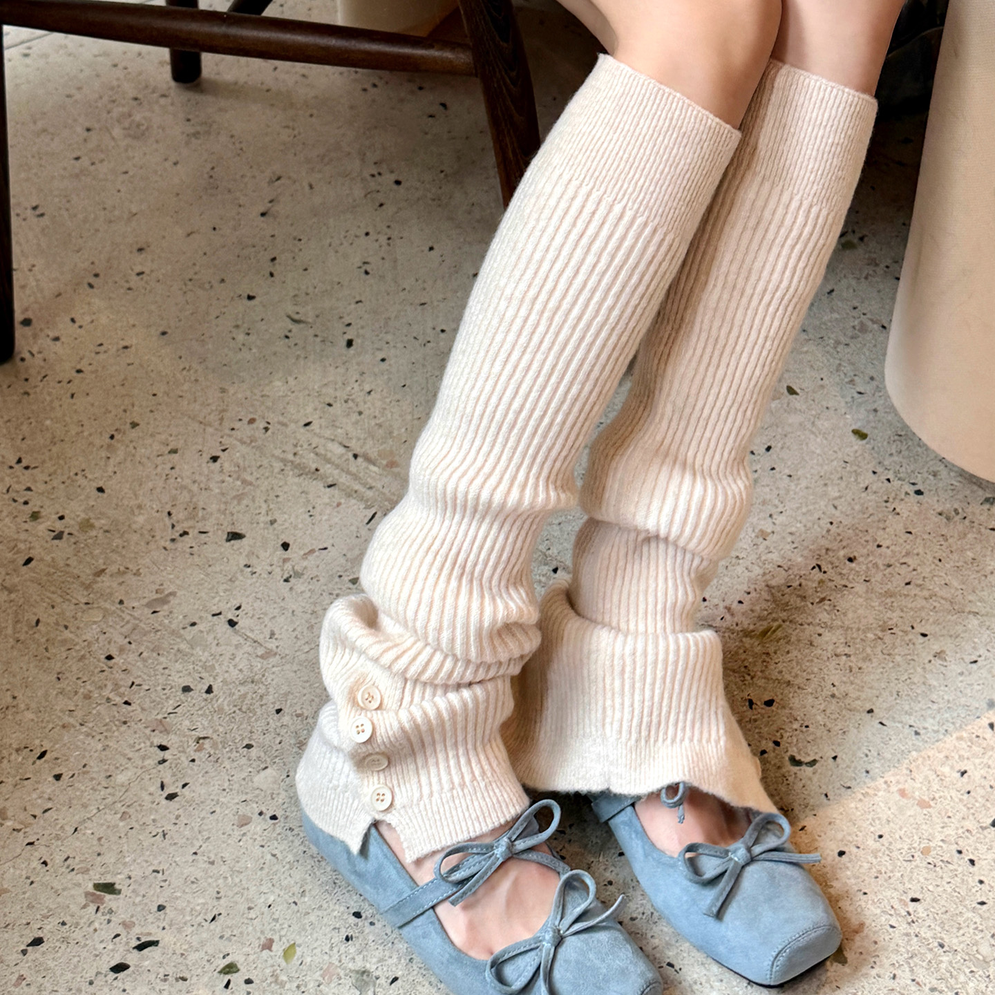 奶杏色纽扣开叉堆堆袜套