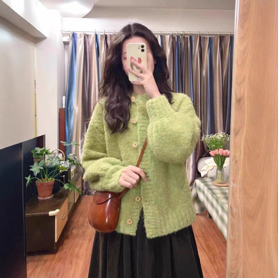 牛油果绿色毛衣外套女秋