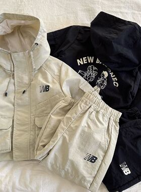 儿童连帽冲锋衣套装男春秋小童工装外套字母宝宝春装两件套女洋气