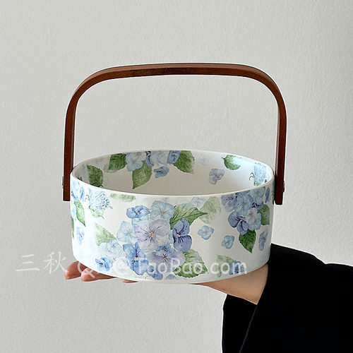 复古油画般无尽夏果篮零食摆放