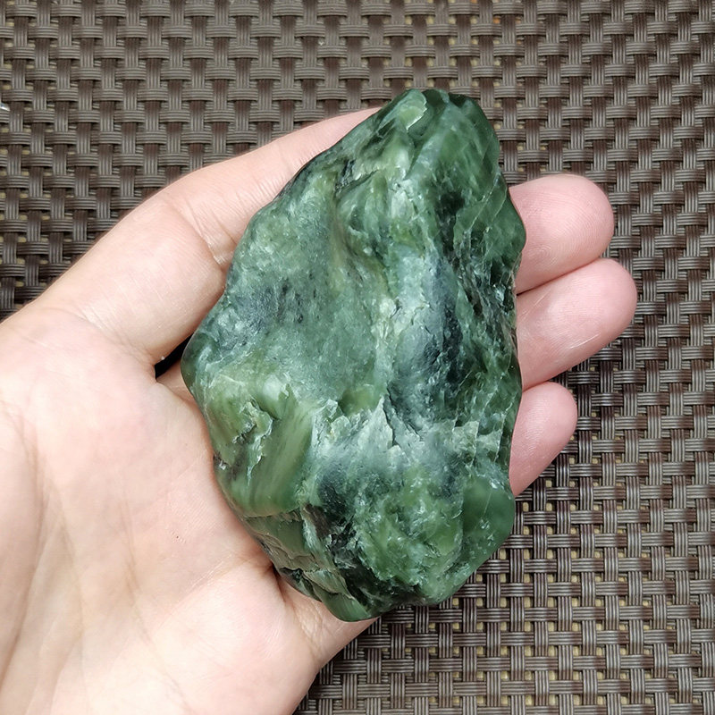 新疆和田玉原石山料沙枣青娟丝状结构手把件sz001