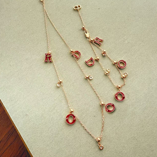 红色字母数字吊坠项链女玫瑰金锁骨链高级感时尚链条饰品