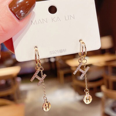 怡糯字母H长款流苏耳圈女