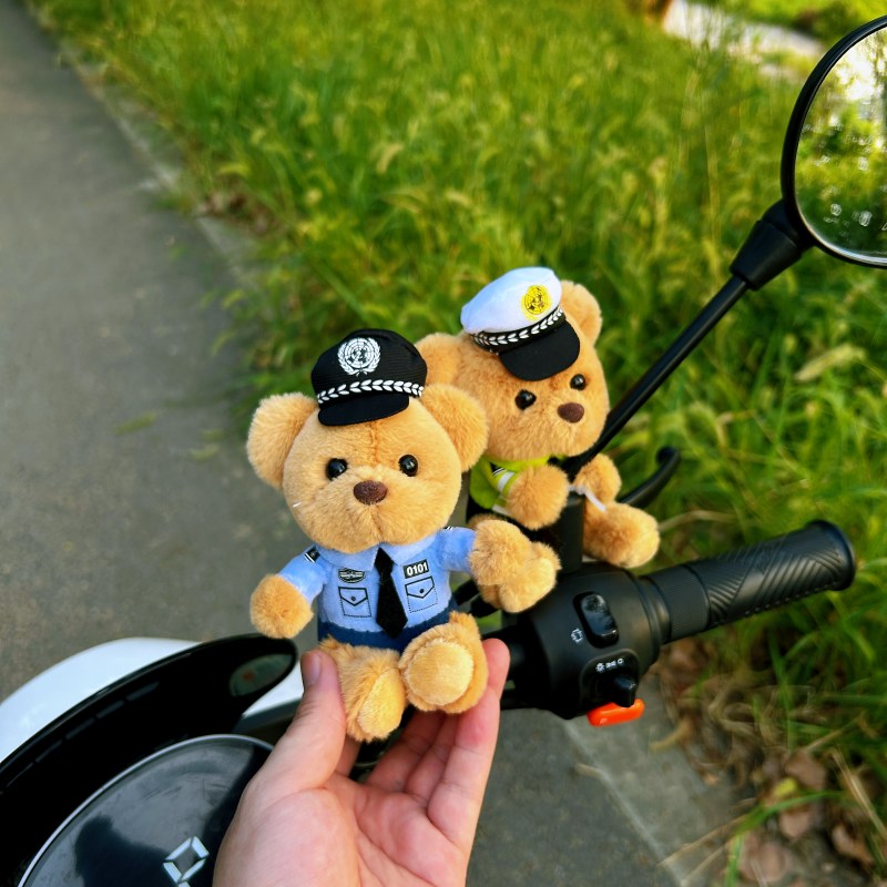 【防丢款】交警小熊摩托装饰可爱电动车自行车玩偶创意公仔挂件摆