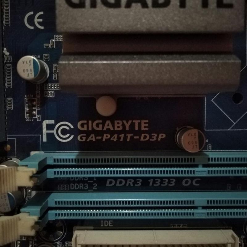 技嘉P41T主板GA-P41T-D3P DDR3内存大板成色新