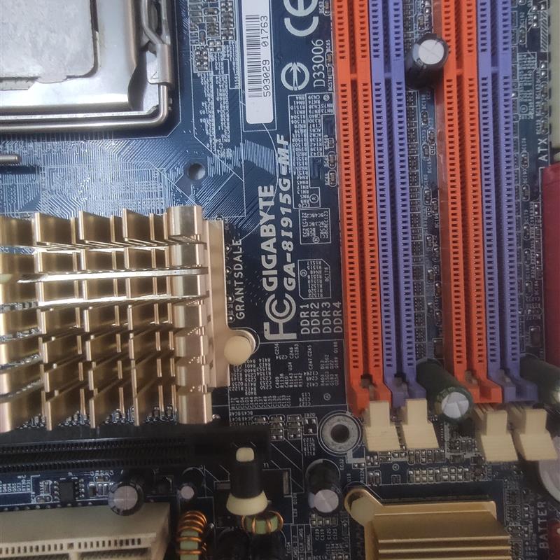 技嘉GA-8I915G-MF主板775针DDR内存4条内存槽成色好