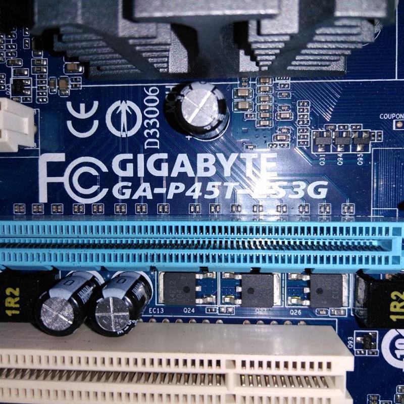 技嘉P45主板GA-P45T-ES3G主板775针5条PCI槽DDR3内存成色好 包好