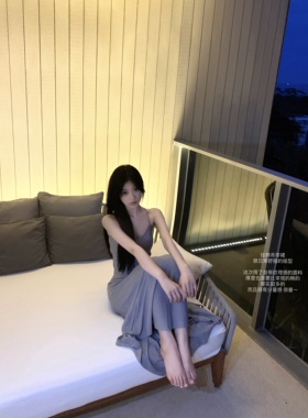 【八折清仓】显身材设计感掐腰挂脖连衣裙交叉长裙秋