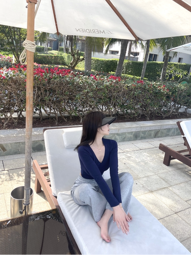 【五折清仓】胸大腰细韩模感 显脸小交叉V领轻芭蕾风修身显瘦长袖