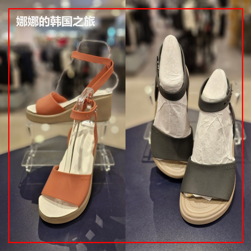 韩国代购Crocs卡骆驰布鲁克林坡跟一字带厚底增高凉鞋女款209406