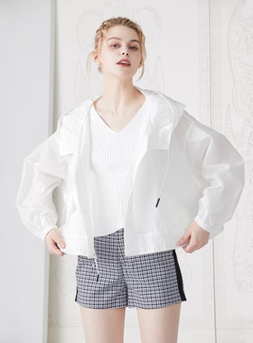 2024新款白色户外休闲时尚连帽短外套